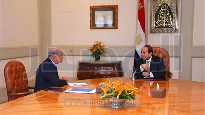 السيسي يكلف شريف إسماعيل برئاسة وفد مصر بالقمة العربية بنواكشوط
