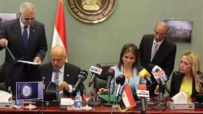 سحر نصر توقع تمويل المشروعات الصغيرة والمتوسطة بـ 40 مليون دولار