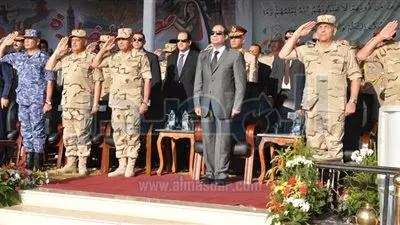 الرئيس عبد الفتاح السيسى يتفقد وحدات التدخل السريع