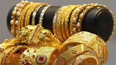 الذهب ينخفض مع ارتفاع الدولار والأسهم