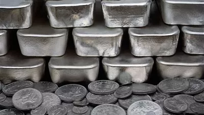 الفضة تنخفض لاقل مستوى في 4 أعوام والذهب قد يختبر 1200 دولار