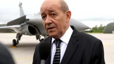 وزير الدفاع الفرنسي يغادر القاهرة
