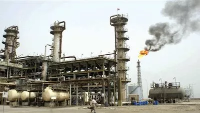 برنت ينزل عن دون 97 دولارا مع وفرة المعروض