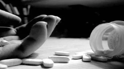 طالب في الثانوية ينتحر بـ