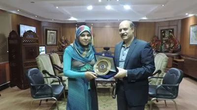 مدير أمن الفيوم يكرّم الأولى على الثانوية العامة