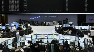 الأسهم الأوروبية تواصل خسائرها والأنظار على البنك المركزي