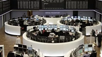 أسهم أوروبا تهبط إلى أدنى مستوى في شهر ونصف وسط قلق بشأن الاقتصاد العالمي