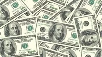 استقرار بأسعار صرف الدولار في السوقين الرسمي والسوداء