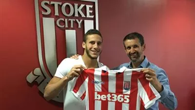 صور: منافسة بين السفارتين الألمانية والبريطانية بالقاهرة بسبب رمضان صبحي