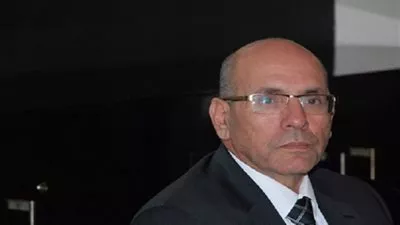 محاكمة وزير الزراعة السابق و3 آخرين في 