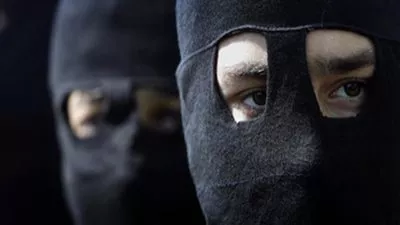 مسلحون يطلقون النار على سيارة شرطة بمنطقة ناهيا.. وسقوط 3 مصابين