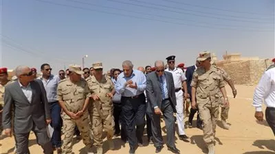 محلب يدشن المرحلة الأولى من ازدواج الطريق الدولي 