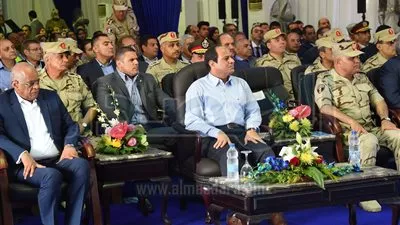 تفاصيل جولة السيسي في أنفاق قناة السويس