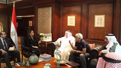 سحر نصر تستقبل عددا من أهالي سيناء في إطار مبادرة 