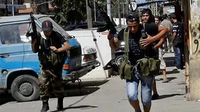 مقتل مدنيين في اشتباكات والجيش اللبناني يضبط 3 سيارات مفخخة