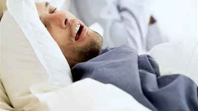 دراسة: توقف التنفس أثناء النوم يفاقم أمراض الكبد بين البالغين