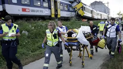 إصابة 7 أشخاص في هجوم على قطار ركاب بسويسرا
