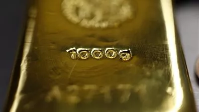 الذهب يصعد مدعوما بضعف الدولار