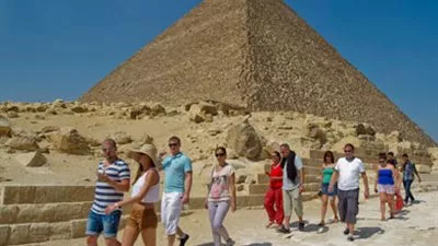 أعداد السائحين في مصر تقفز 70% خلال الربع الثالث من العام