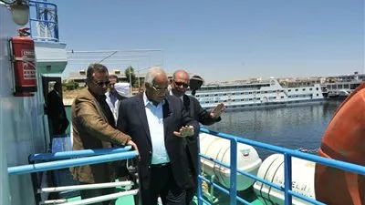 وزير النقل يستعرض تطوير الوحدات النهرية للتواصل مع أفريقيا