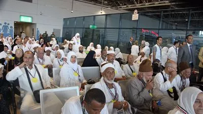 اليوم وغدا.. نقل 2200 حاج إلى الأراضي المقدسة في 12 رحلة