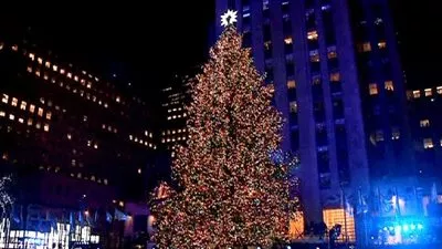 اضاءة شجرة الميلاد في 