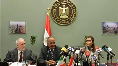 سحر نصر توقع منحتين مع صندوق تطوير التعليم بقيمة 90 مليون جنيه