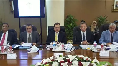 وزير البترول:  برنامج طموح لزيادة إنتاج الزيت الخام والغاز الطبيعي