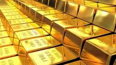الذهب يواصل نزوله من أعلى مستوى في 7 أسابيع مع تعافي الدولار