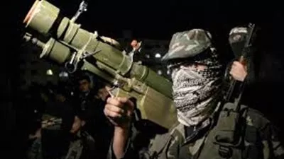 إسرائيل تقصف قاعدة لحماس في غزة  