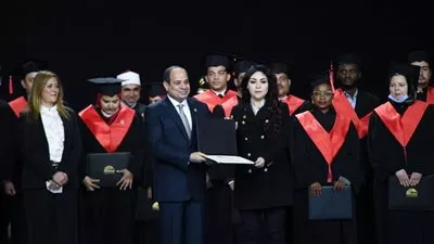 «السيسي» يشهد حفل تخرج دفعات الأكاديمية الوطنية للتدريب بمنتدى الشباب