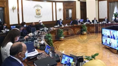 وزير المالية يستعرض موقف تطوير أنظمة التحول الرقمي أمام الحكومة