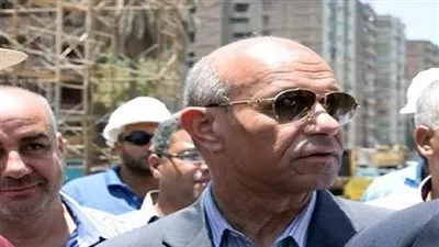 القائم بأعمال القاهرة يتابع منافذ السلع الغذائية.. ويهنئ الأقباط