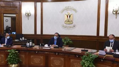 رئيس الوزراء يؤكد ضرورة تفعيل غرف الأزمات في إجازة عيد الأضحي