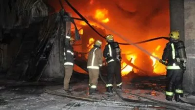 السيطرة علي حريق محدود في محول كهرباء بطريق مطار الأقصر الدولي