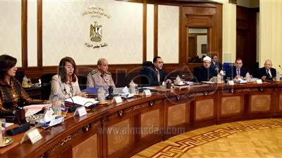 رئيس الوزراء يؤكد أهمية الاستمرار فى تحسين بيئة ومناخ الاستثمار 