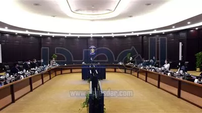 «الوزراء» يوافق على تخفيض السن القانونية للحصول على البطاقة الشخصية