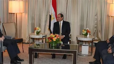 السيسى يبحث مع السيناتور جون ماكين تطورات الأوضاع فى مصروالشرق الأوسط