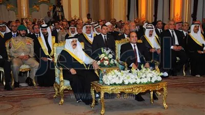 بالصور .. السيسي وعاهل البحرين في حفل غنائي بقصر عابدين