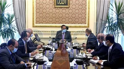 رئيس الوزراء يُكلف بتوفير مليار جنيه لتعويضات المحاور المرورية بالجيزة