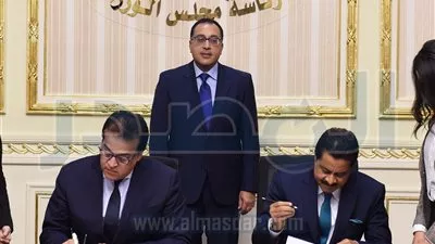 رئيس الوزراء يشهد توقيع اتفاقية إنشاء 