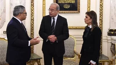رئيس الوزراء يلتقى حلمى فوزى سفير اندونيسيا بالقاهرة (صور)