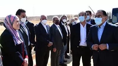 مدبولي: نعمل على تحقيق معدلات إنجاز كبيرة في تنفيذ المشروعات الخدمية والتنموية