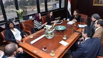 سحر نصر تبحث مع بعثة من البنك الدولي تحسين بيئة الأعمال في مصر