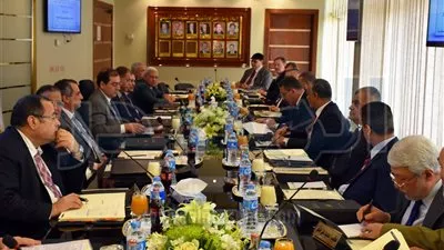 الملا: نتابع تطورات الصناعة البترولية لتطبيق ما يتناسب منها في مصر