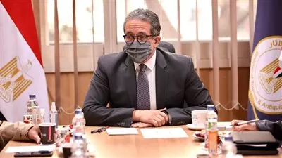 «العناني» يتابع تشغيل الخدمات وفرص الاستثمار بالمتحف المصري الكبير
