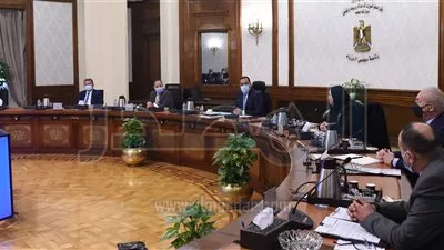 «مدبولي» يوجه بوضع خريطة طريق لتنفيذ استراتيجية صناعة السيارات