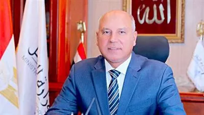 للعمل بالخط الثالث.. «النقل»: وصول قطار مترو أنفاق مكيف