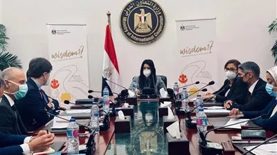 «المشاط» تتابع مع بعثة من الخزانة الفرنسيه أوجه التعاون المستقبلية