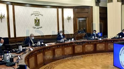 رئيس الوزراء يستعرض سيناريوهات استكمال الفصل الدراسي الثاني